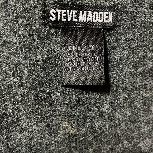 Extra Wide Scarf - Picture 3 of 3